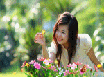 tuổi ngọc mơ mộng bắt bướm nằm trên cỏ ngắm chim