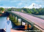 cô gái áo xanh cầu Đạo Long Phan Rang